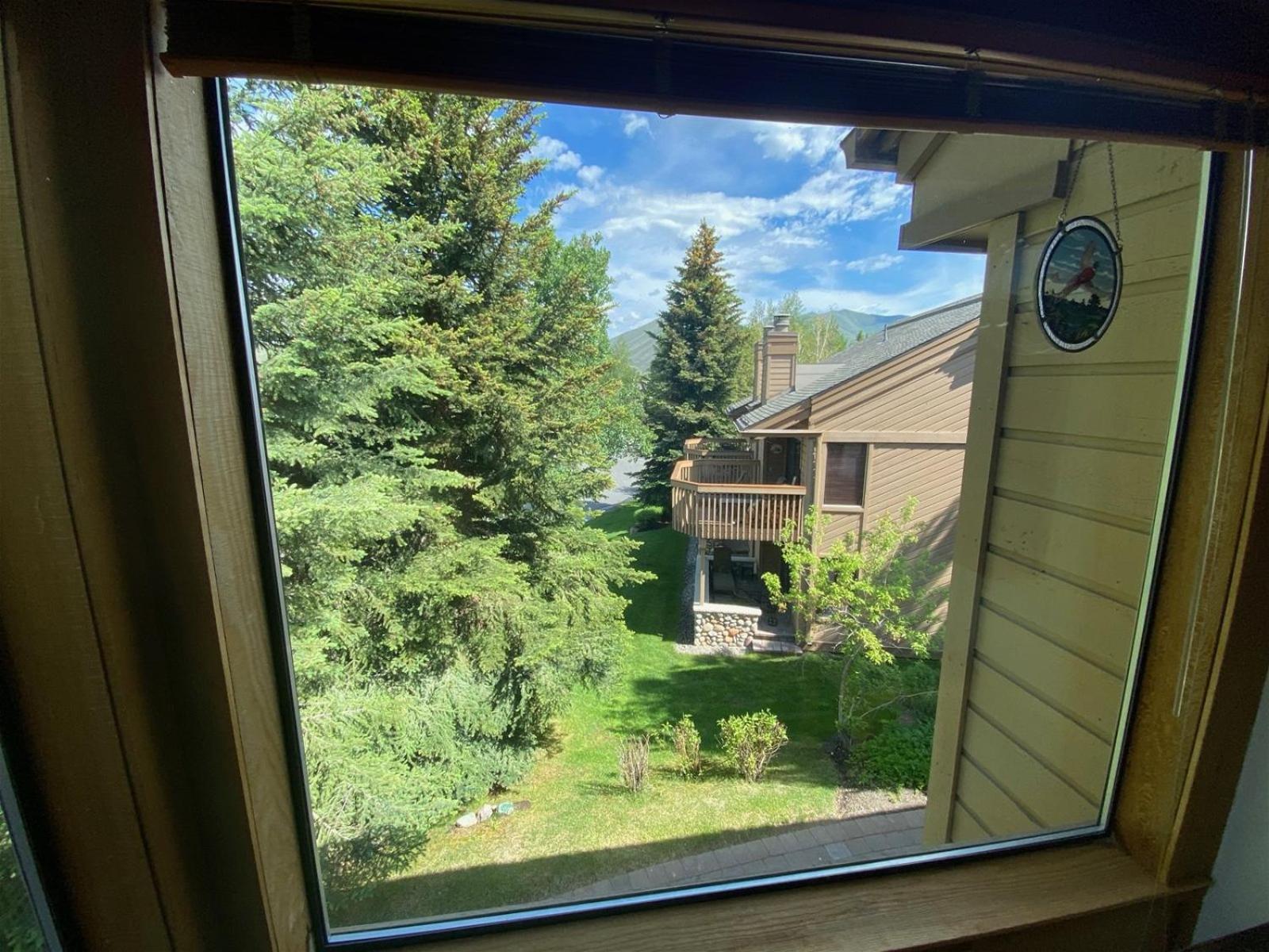 Snow Creek 1553 - Ski-in/Ski-out + Pool & Hot Tub