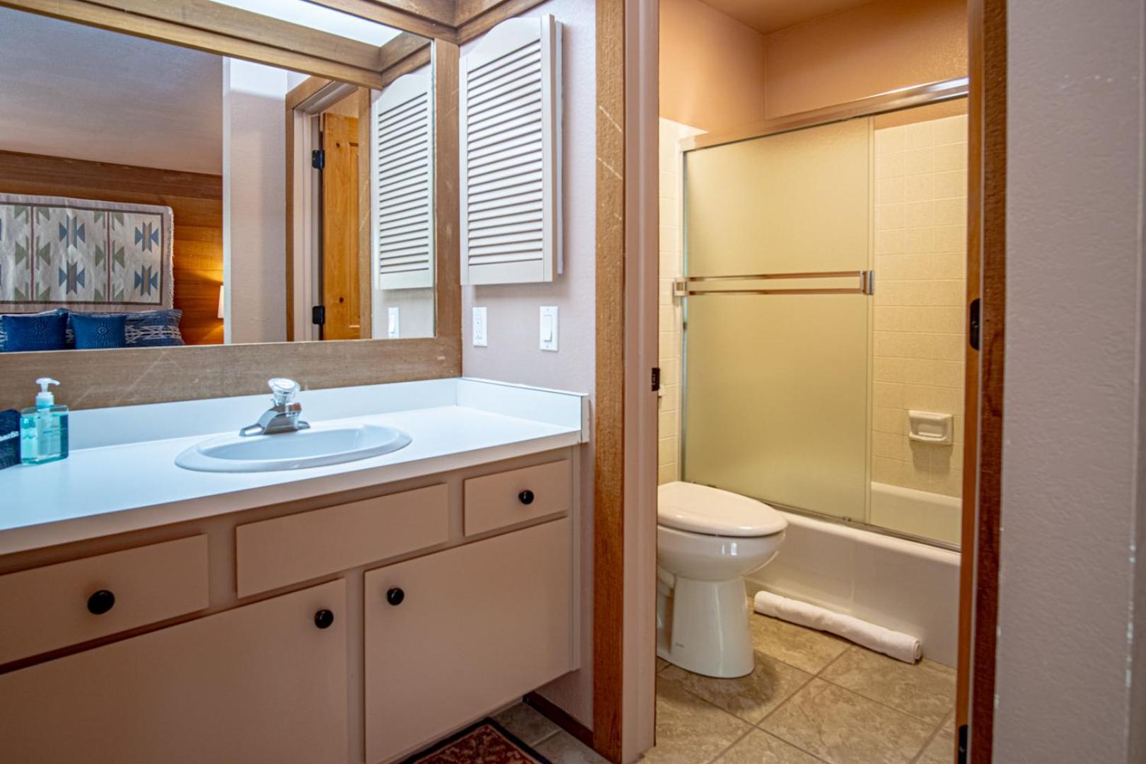 Snow Creek 1557 - Pool & Hot Tub + Ski-in/Ski-out