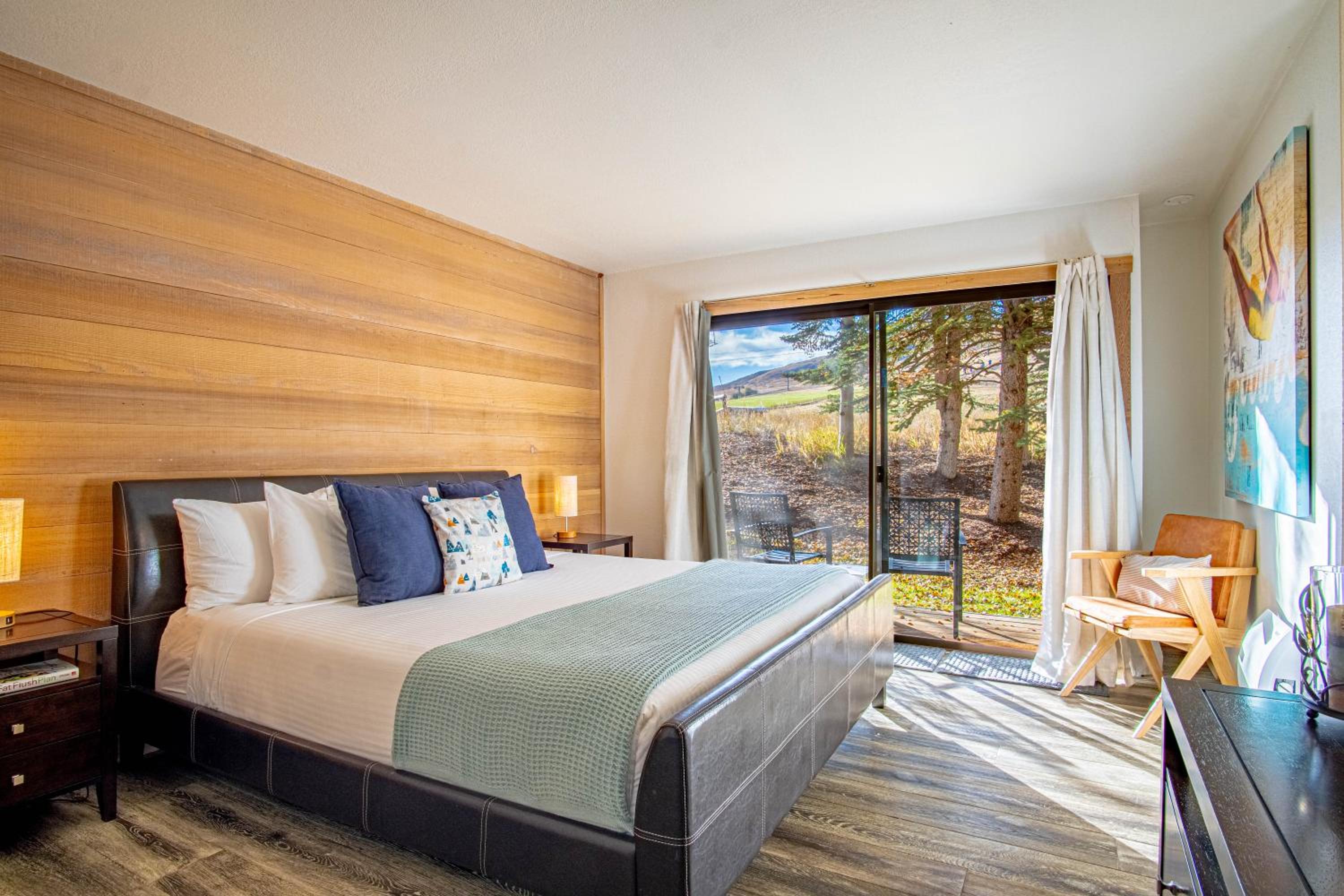 Snow Creek 1554 - Ski-in/Ski-out + Pool & Hot Tub