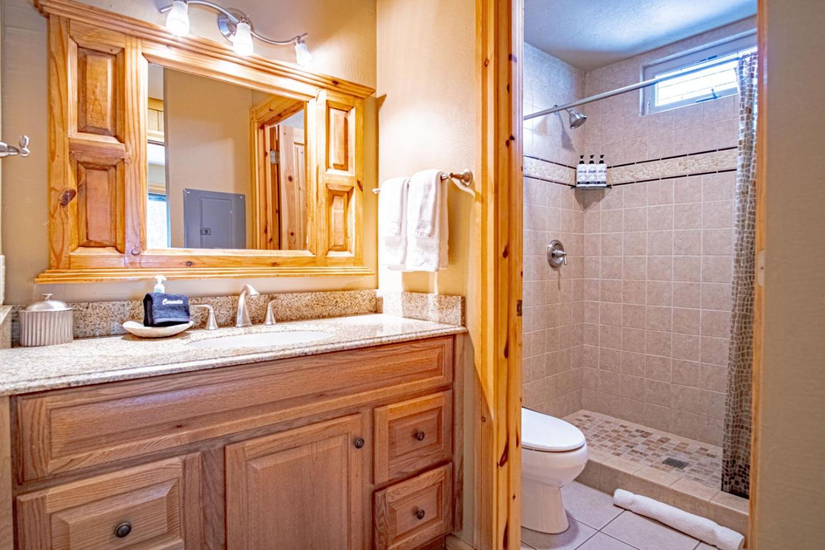 SV113 - Walk to Lifts & Town - Hot Tub & Pool