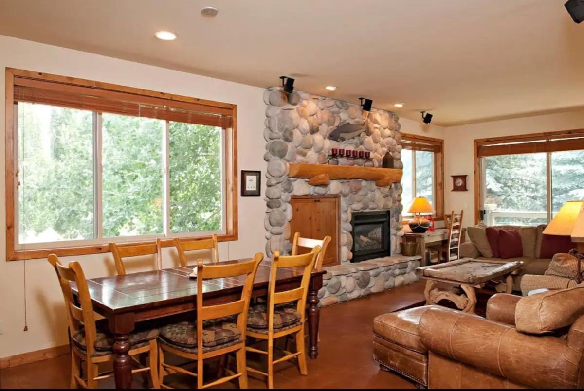 The Fields - 110 is a Cozy Mountain Condo with Access to Everything - Community Hot Tub