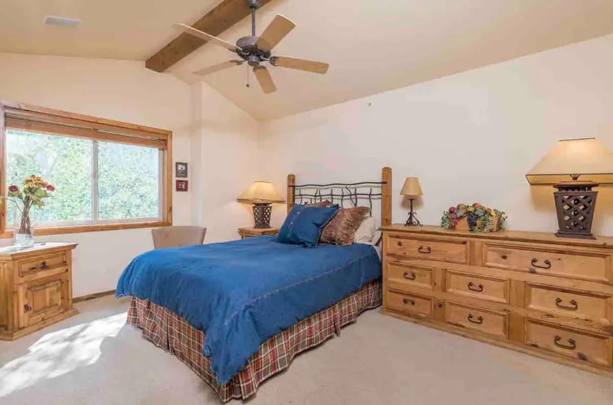 The Fields - 110 is a Cozy Mountain Condo with Access to Everything - Community Hot Tub