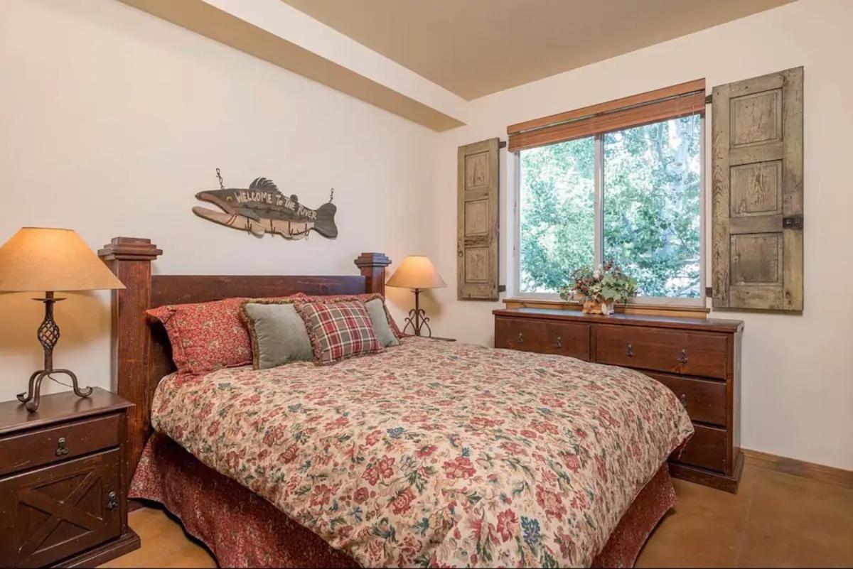 The Fields - 110 is a Cozy Mountain Condo with Access to Everything - Community Hot Tub