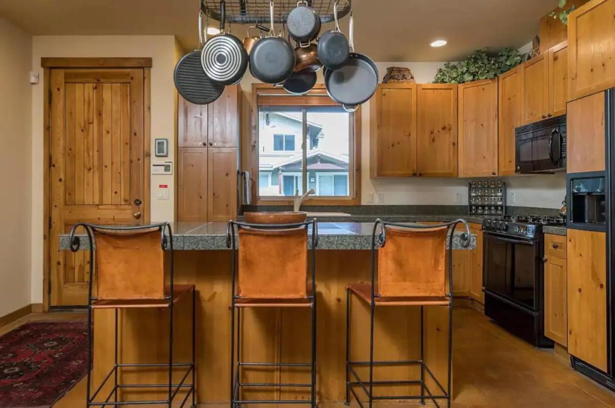 The Fields - 110 is a Cozy Mountain Condo with Access to Everything - Community Hot Tub