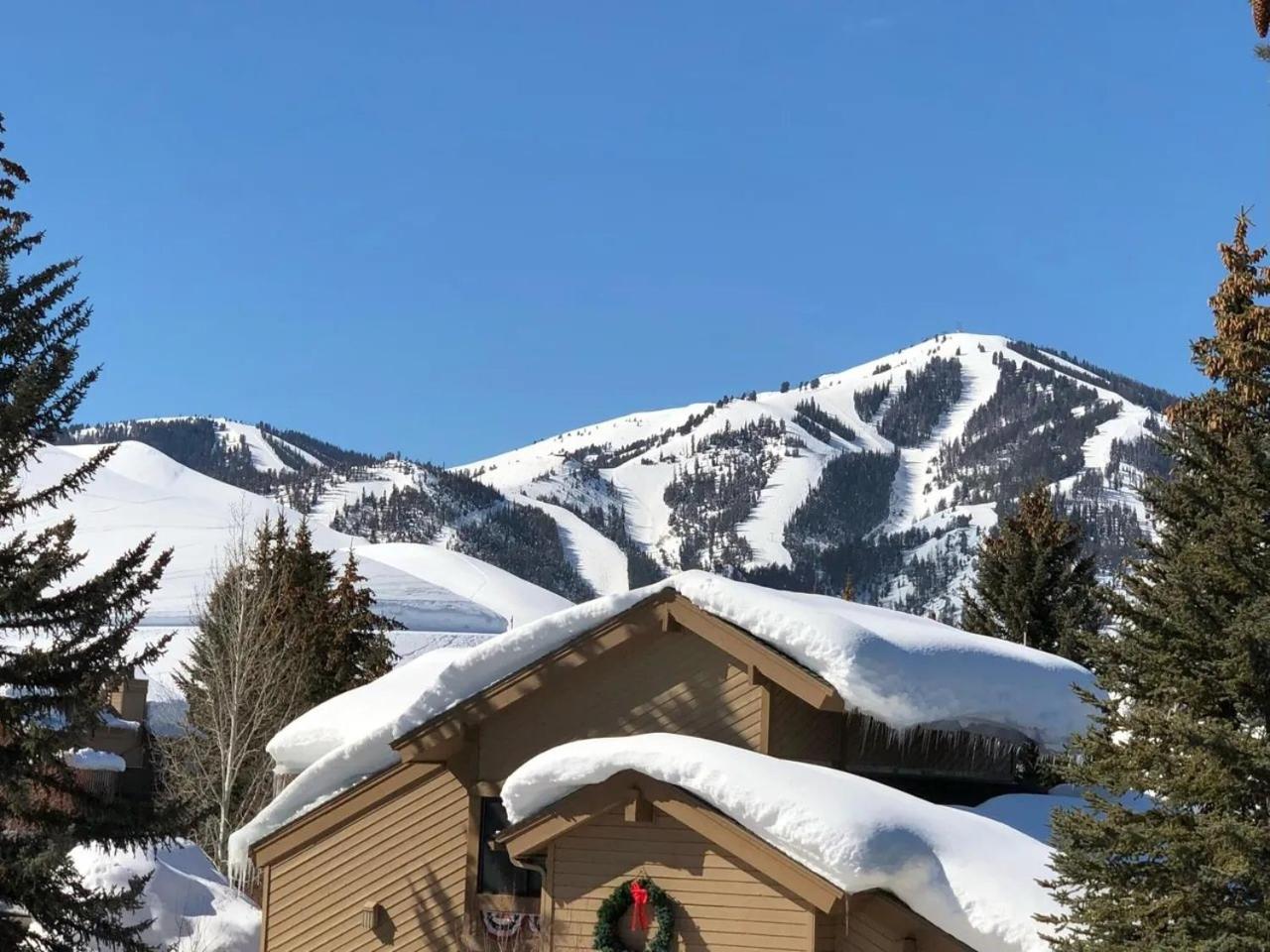 Snow Creek 1541 - Ski-in/Ski-out + Pool & Hot Tub