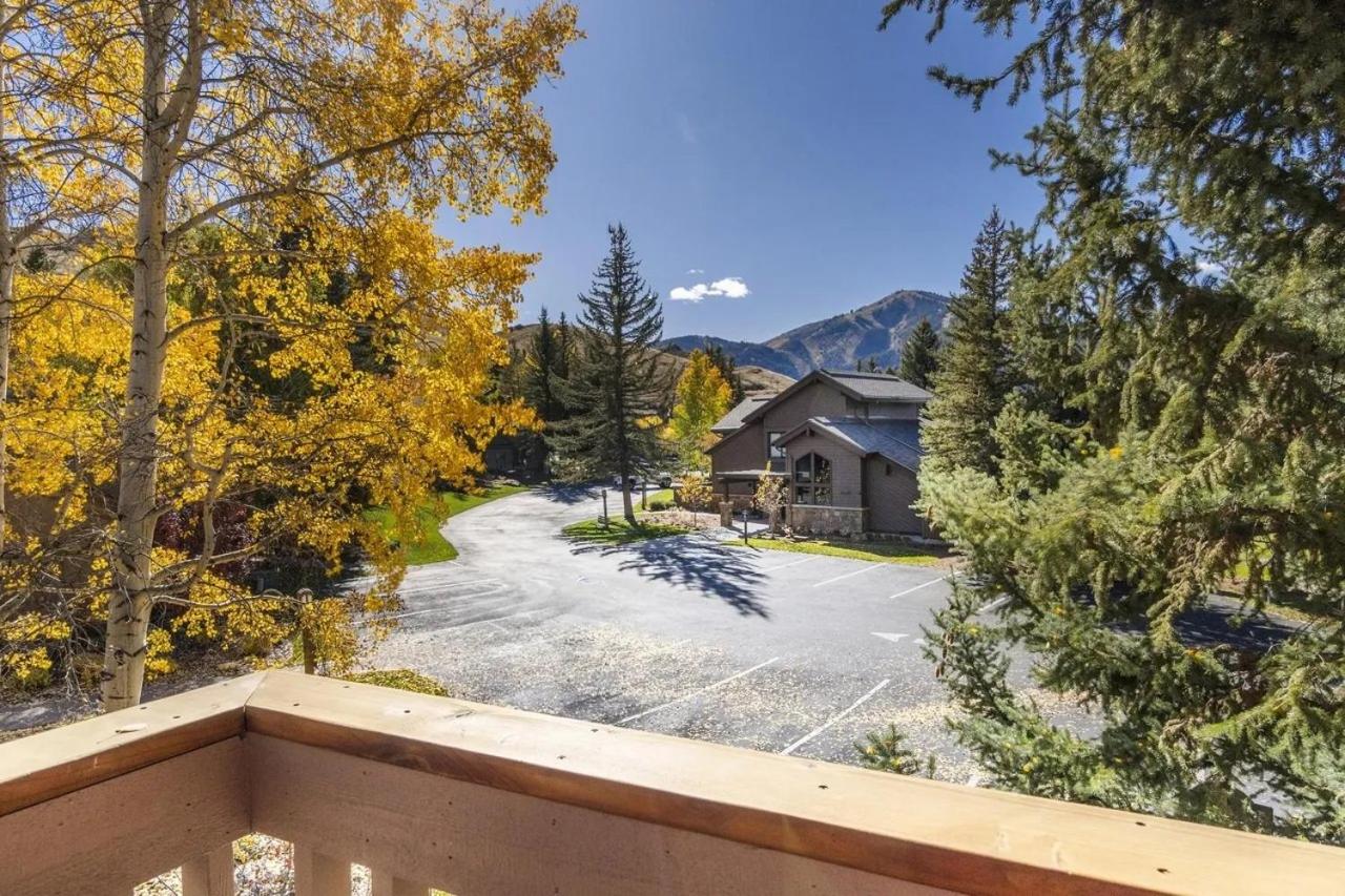 Snow Creek 1541 - Ski-in/Ski-out + Pool & Hot Tub