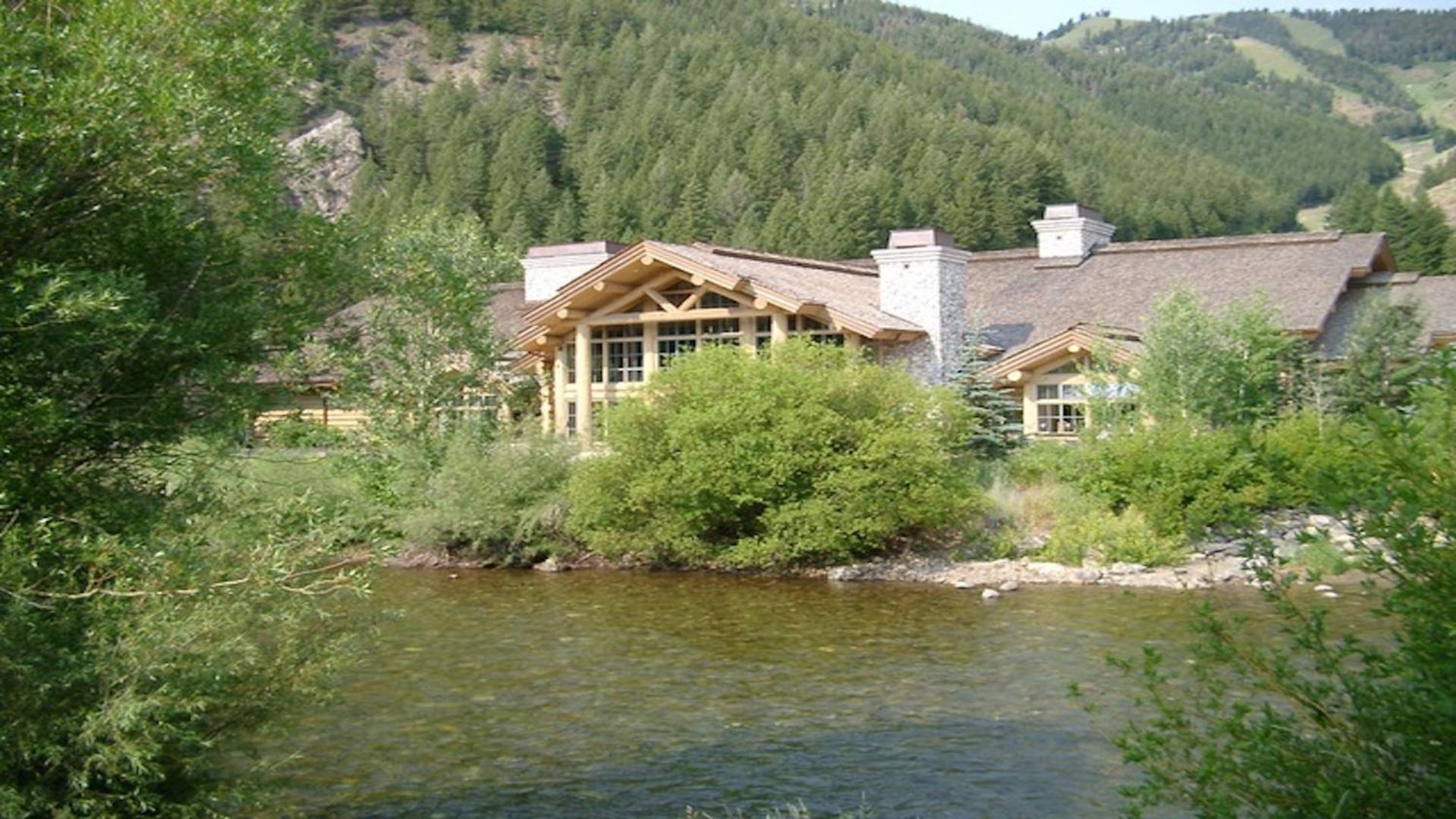 SV102 - Walk to Lifts & Town - Hot Tub & Pool