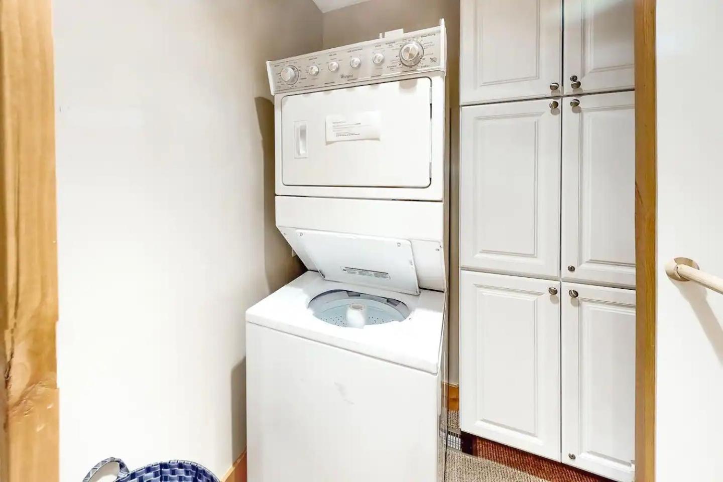Corrock Style - Luxury Hot Tub Home near Ski Lifts & Downtown Ketchum!