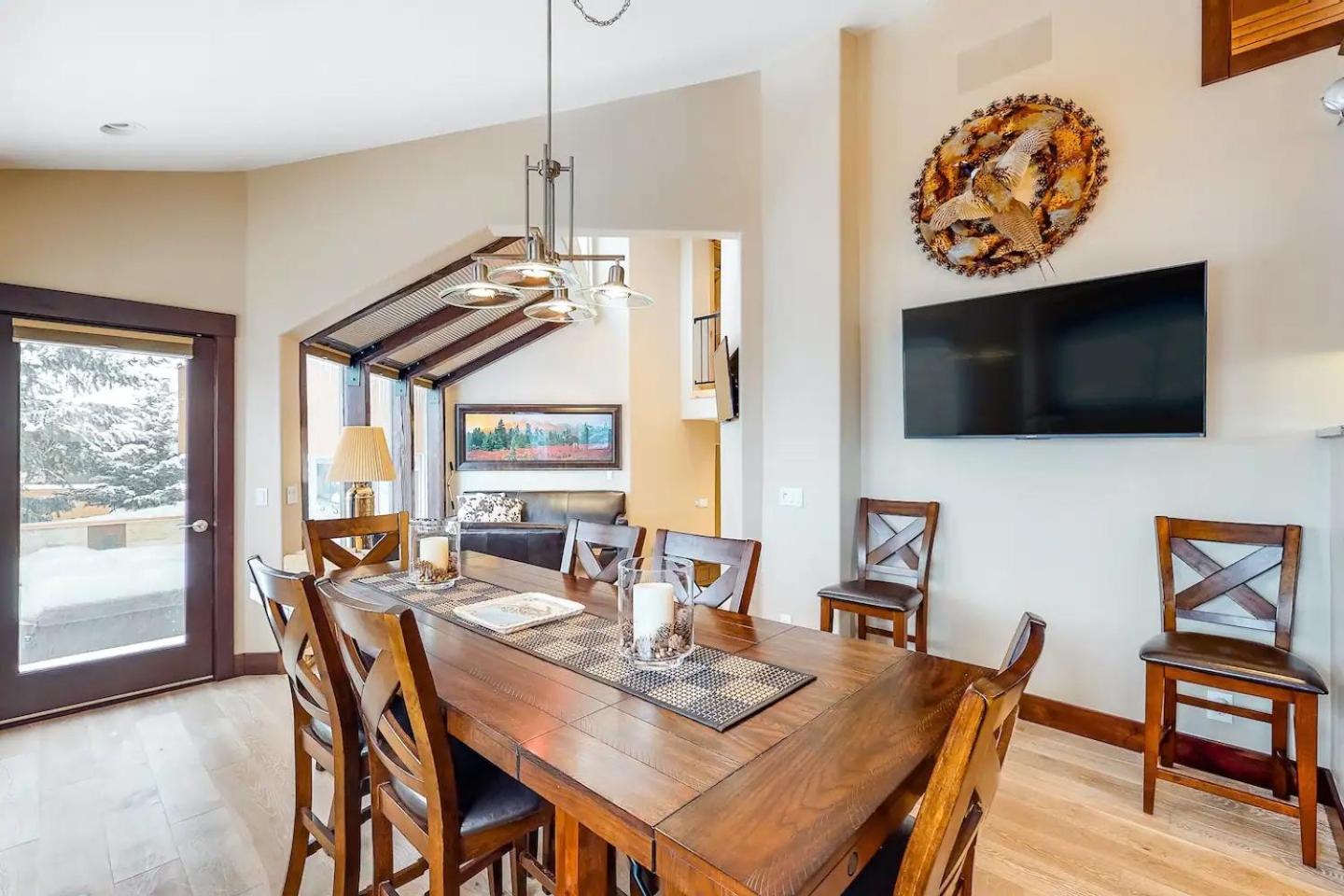 Corrock Style - Luxury Hot Tub Home near Ski Lifts & Downtown Ketchum!