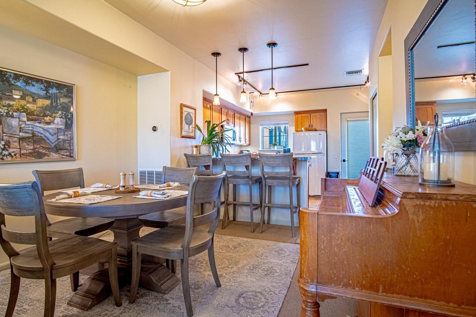 2BD Sweetwater Condo - Community Park, Pool + Hot Tub