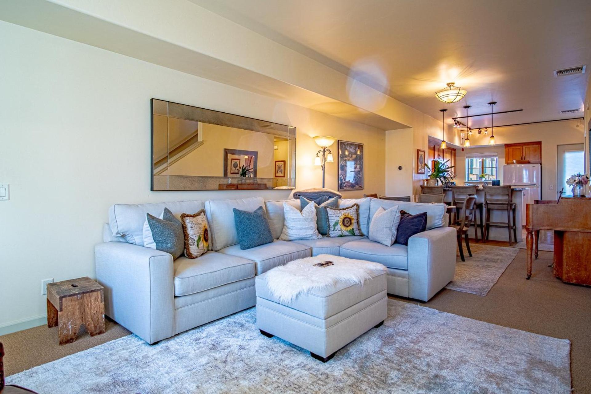 2BD Sweetwater Condo - Community Park, Pool + Hot Tub