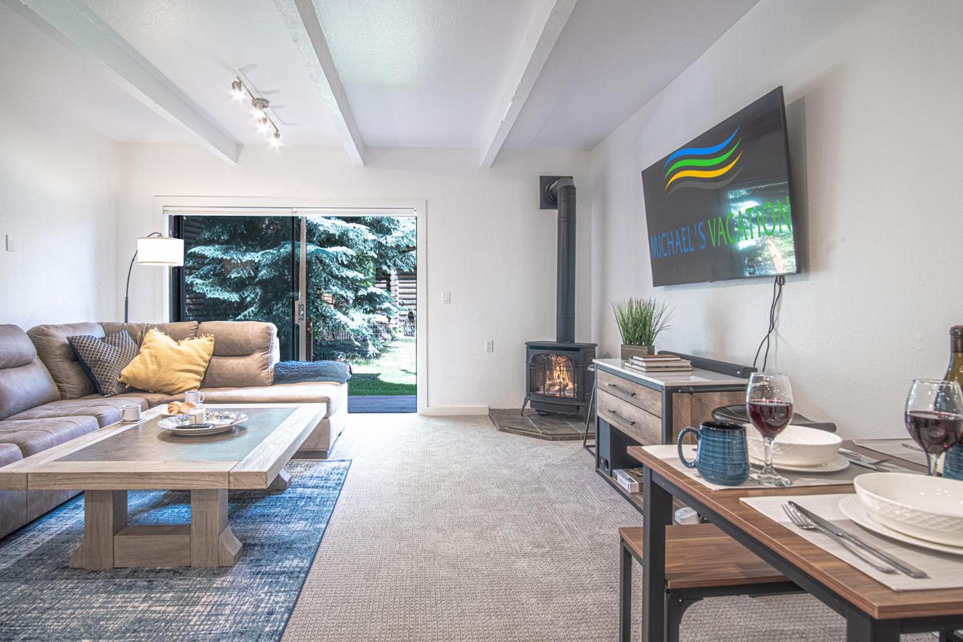 Downtown Ketchum Condo - Walk to Ski Lifts!