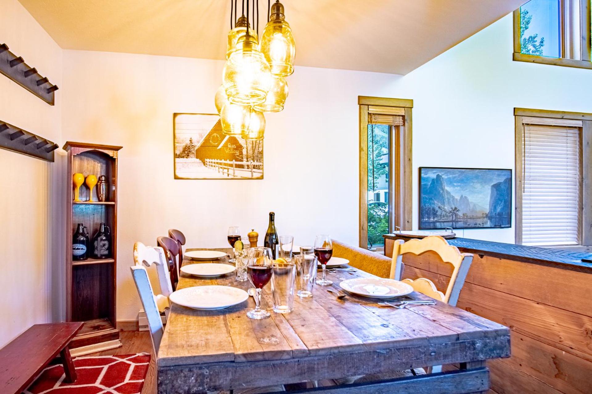 Warm Springs Condo - pool, hot tub, walk to ski lifts!