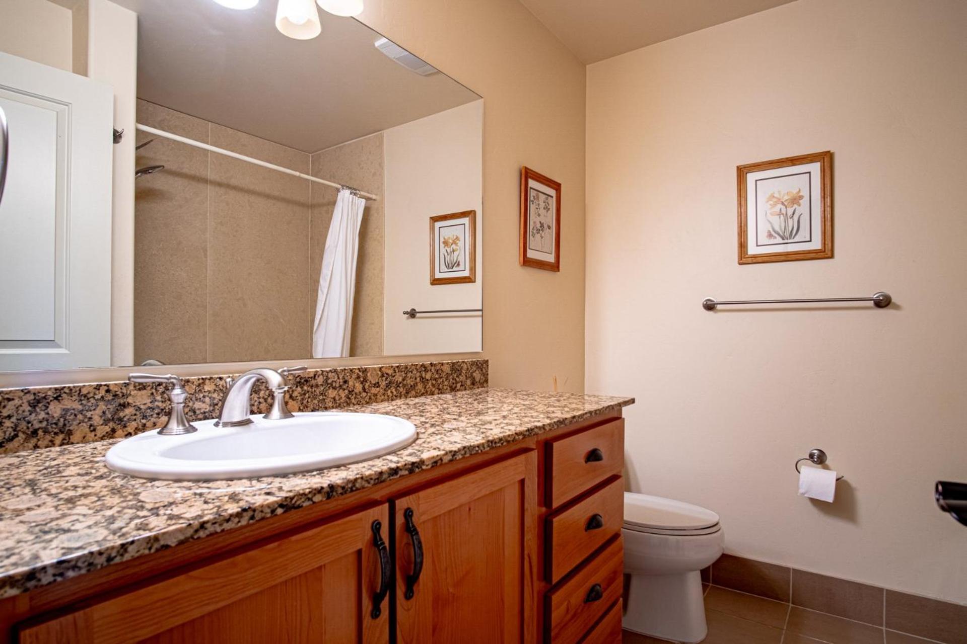 2BD Sweetwater Condo - Community Park, Pool + Hot Tub
