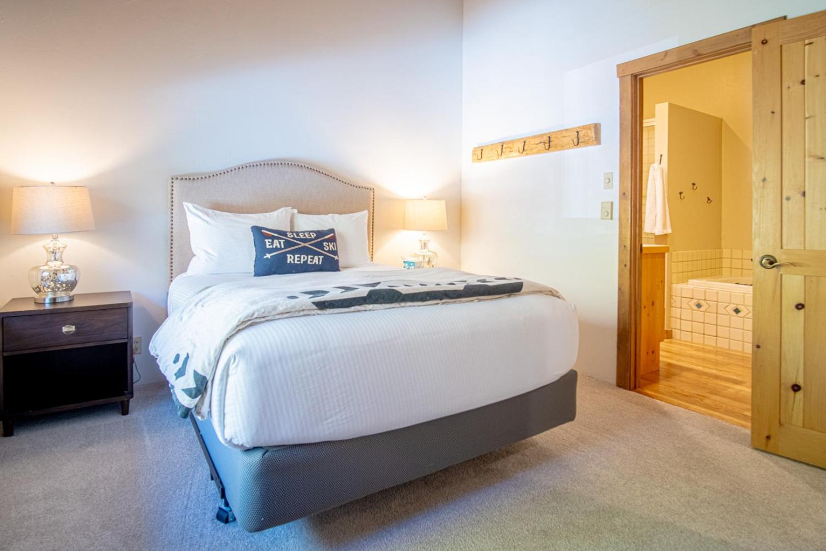 Warm Springs Condo - pool, hot tub, walk to ski lifts!