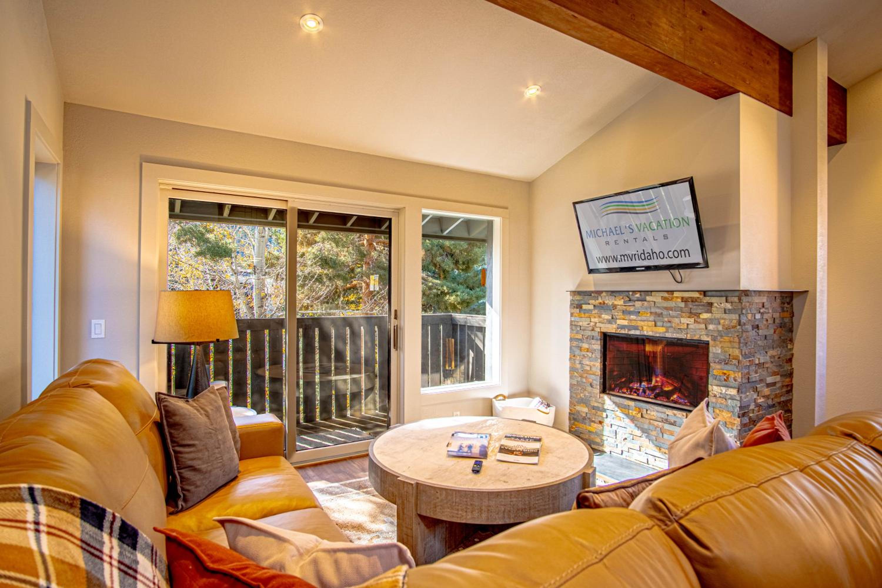 Stonehenge Condo - Nr Ski Lifts & Downtown!