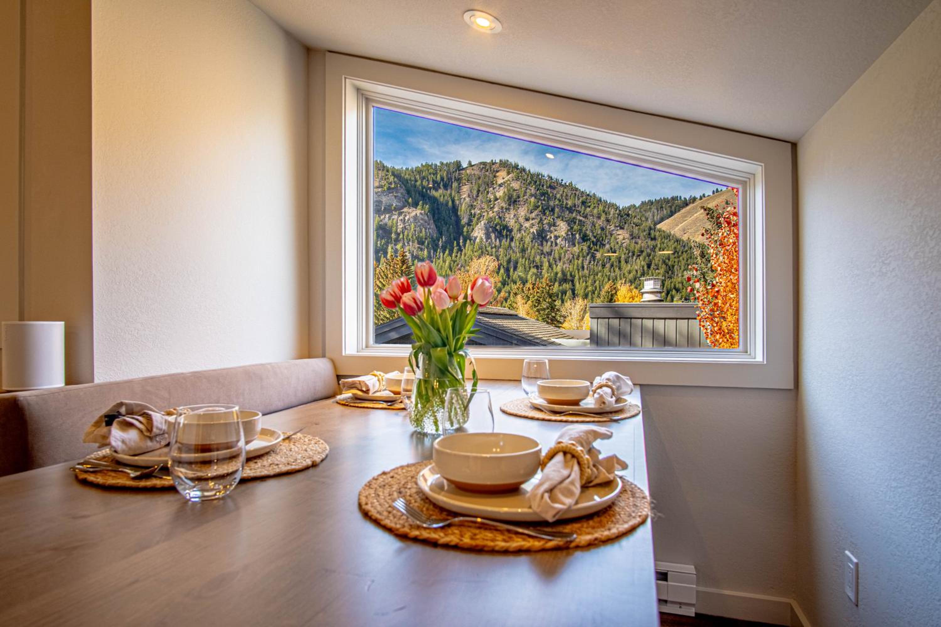 Stonehenge Condo - Nr Ski Lifts & Downtown!