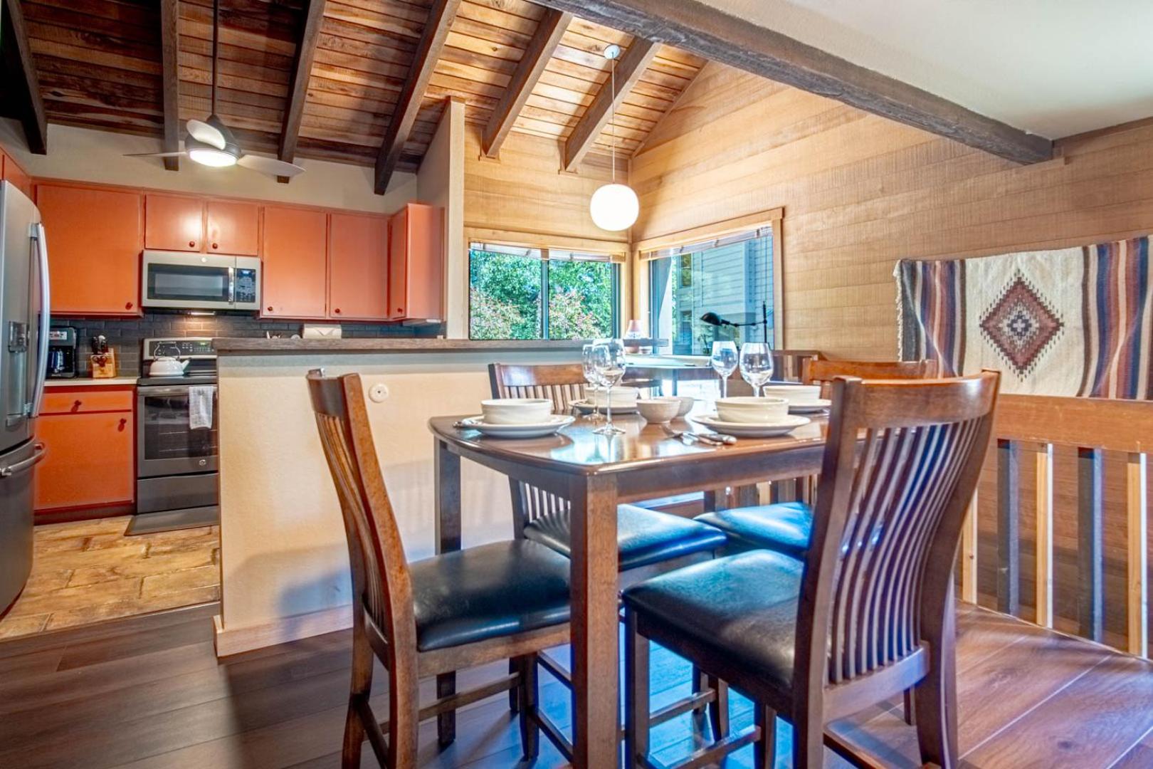 Snow Creek 1557 - Pool & Hot Tub + Ski-in/Ski-out