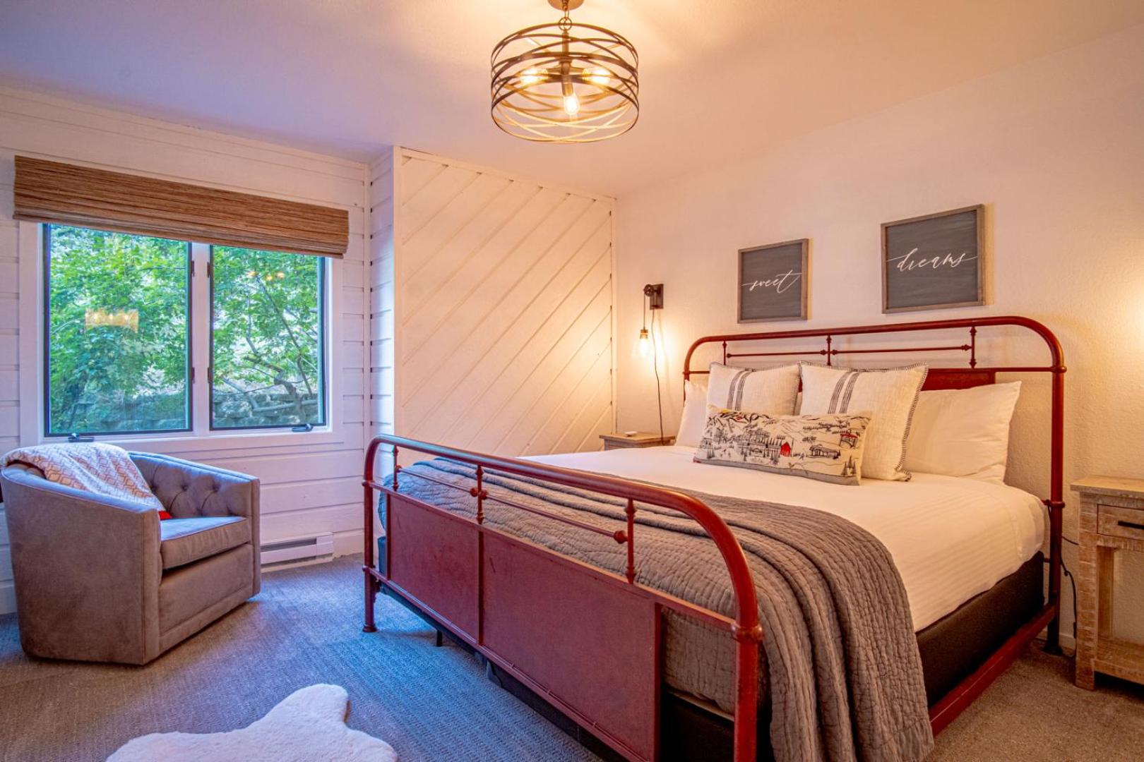 Sunburst 33 - 3BD + Loft + Resort Amenities