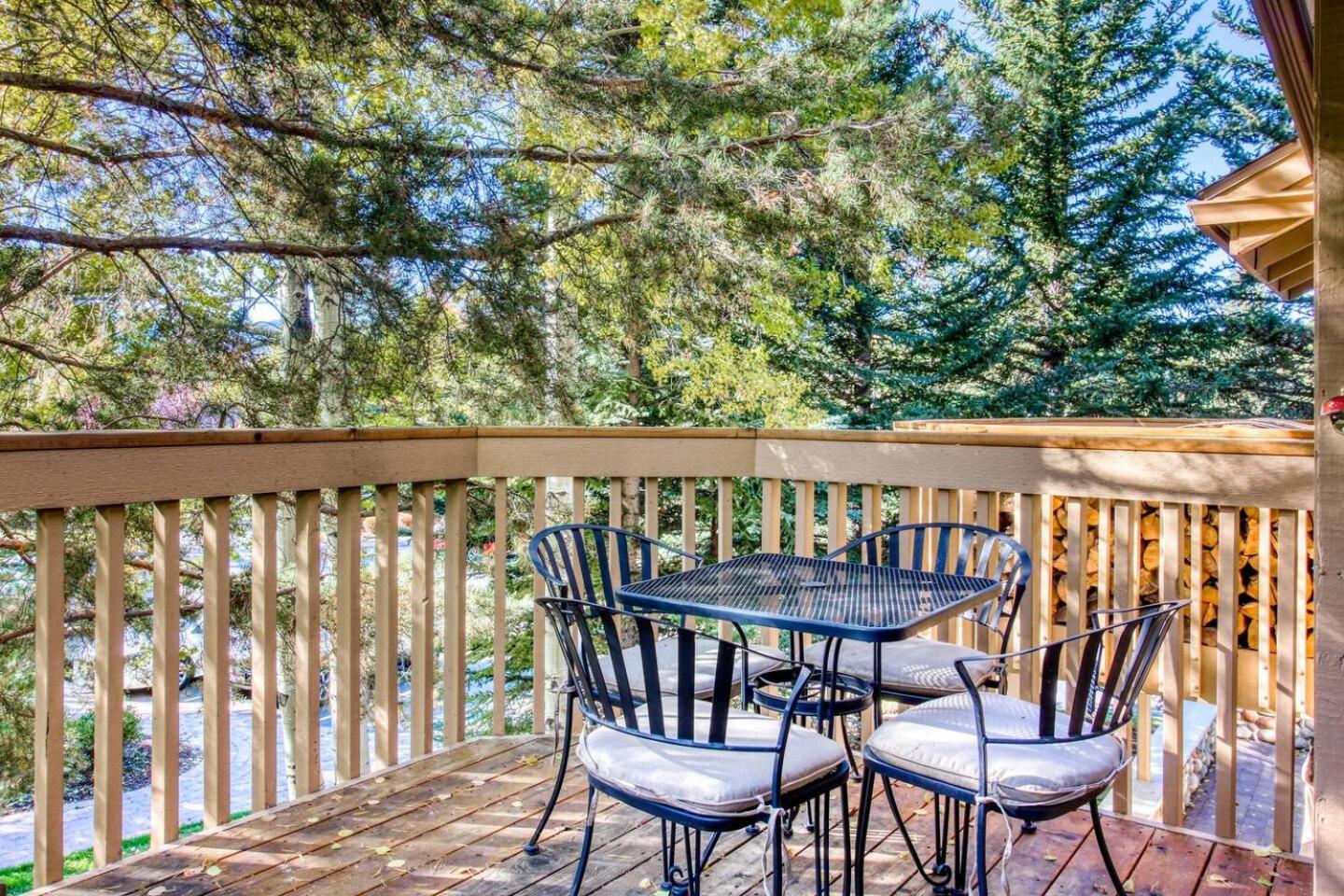 Snow Creek 1557 - Pool & Hot Tub + Ski-in/Ski-out