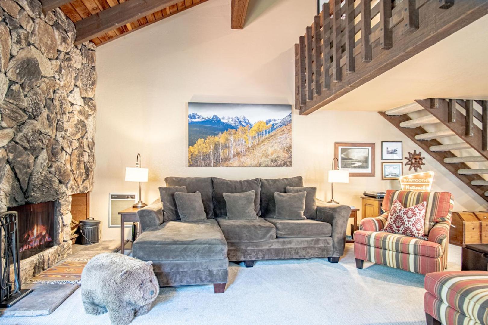Snow Creek 1557 - Pool & Hot Tub + Ski-in/Ski-out