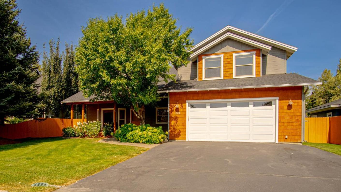 Cranbrook Cottage - Family Home + Hot Tub + Pool Table