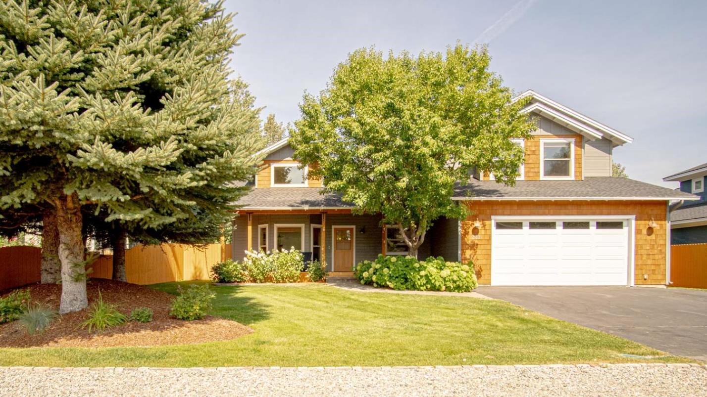 Cranbrook Cottage - Family Home + Hot Tub + Pool Table