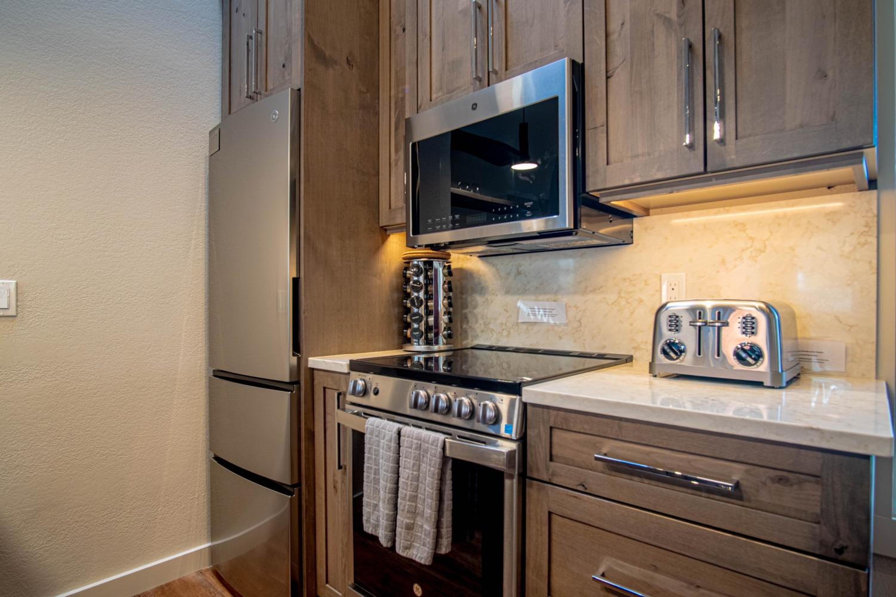 Stonehenge Condo - Nr Ski Lifts & Downtown!