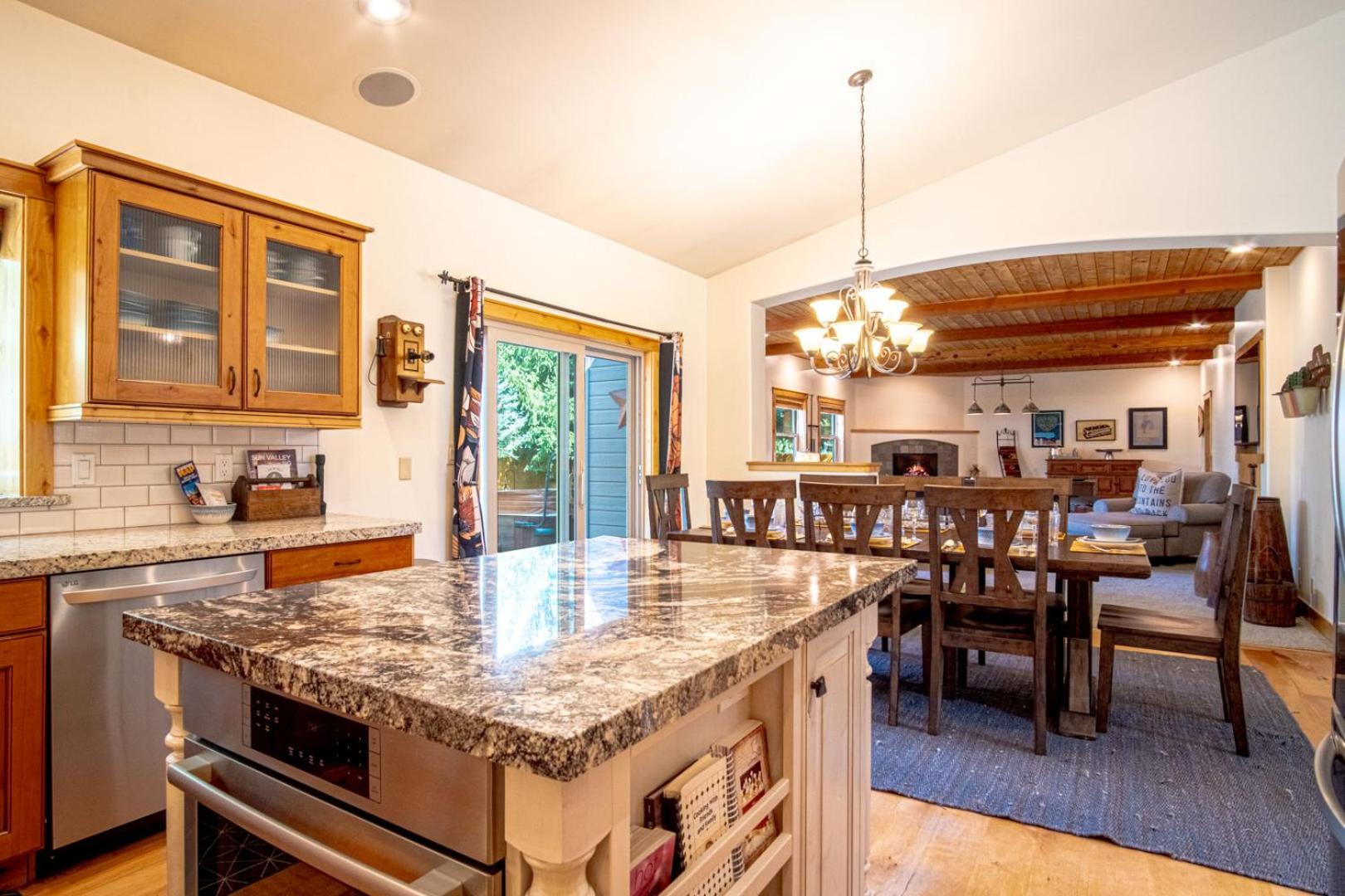 Cranbrook Cottage - Family Home + Hot Tub + Pool Table