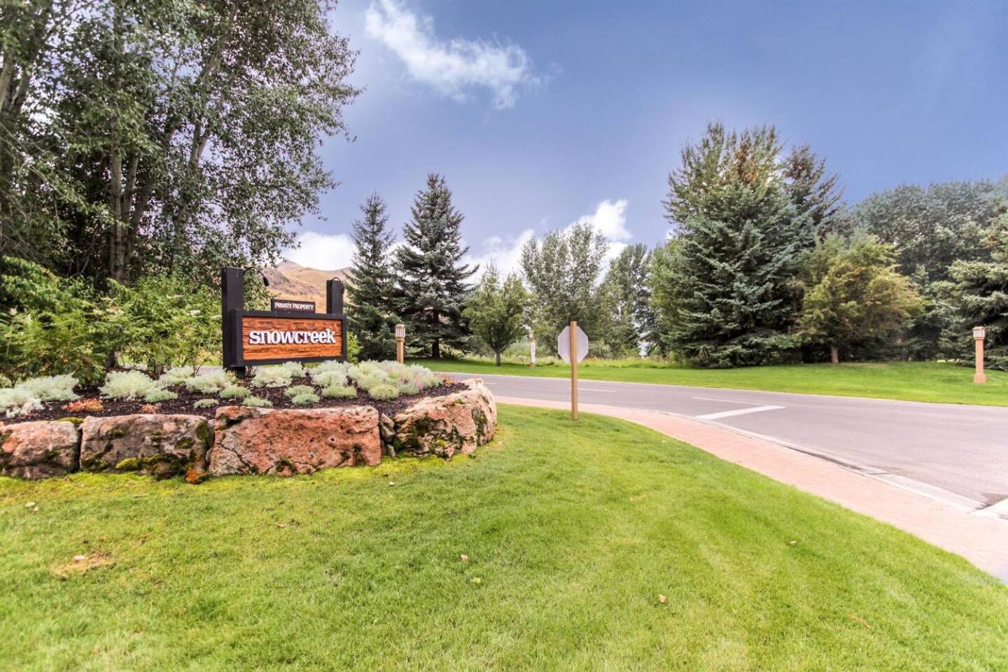 Snow Creek 1541 - Ski-in/Ski-out + Pool & Hot Tub