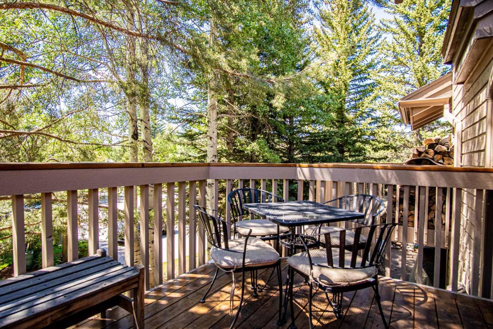 Snow Creek 1557 - Pool & Hot Tub + Ski-in/Ski-out