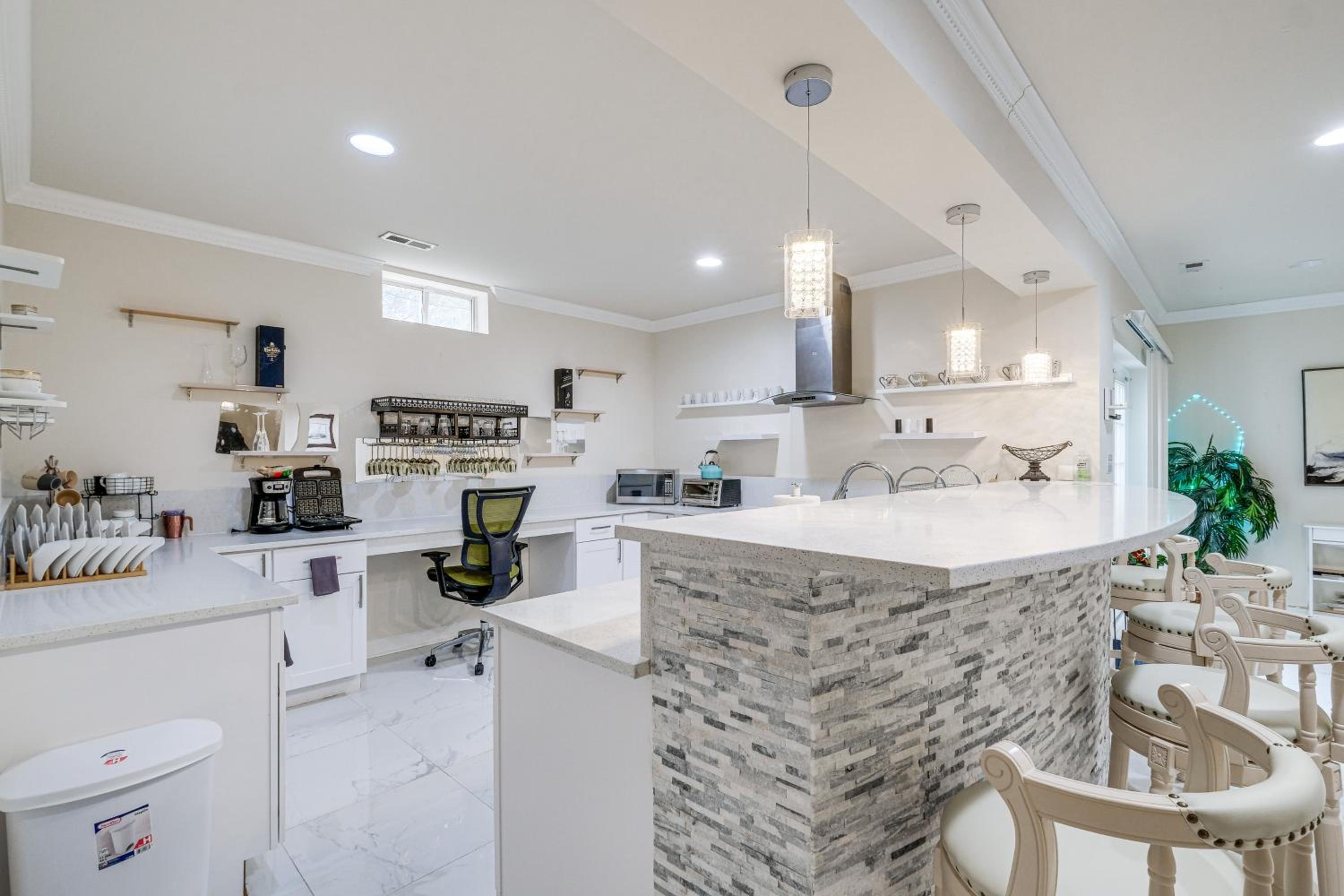 Family-Friendly Home with Foosball in Silver Spring!