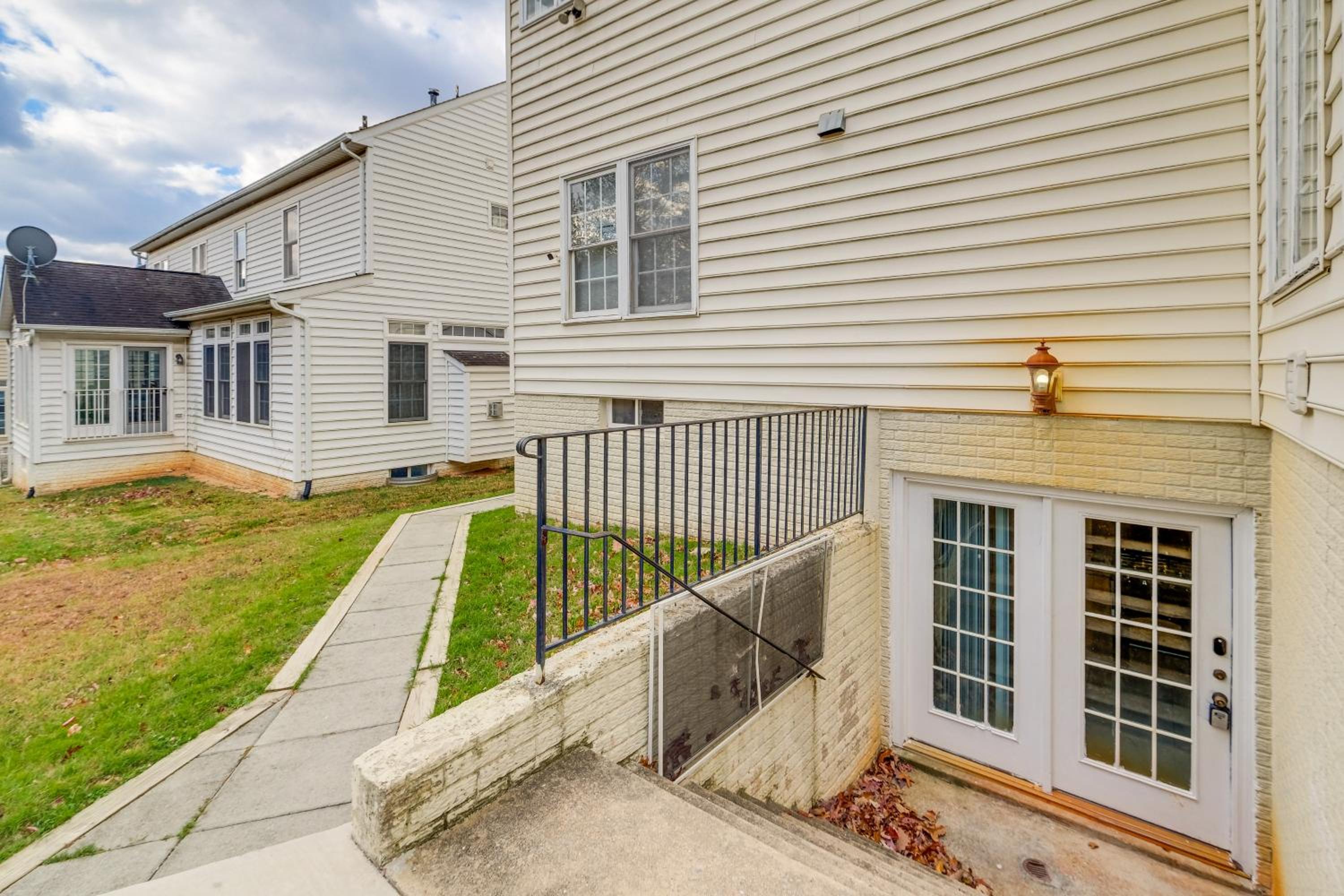 Family-Friendly Home with Foosball in Silver Spring!