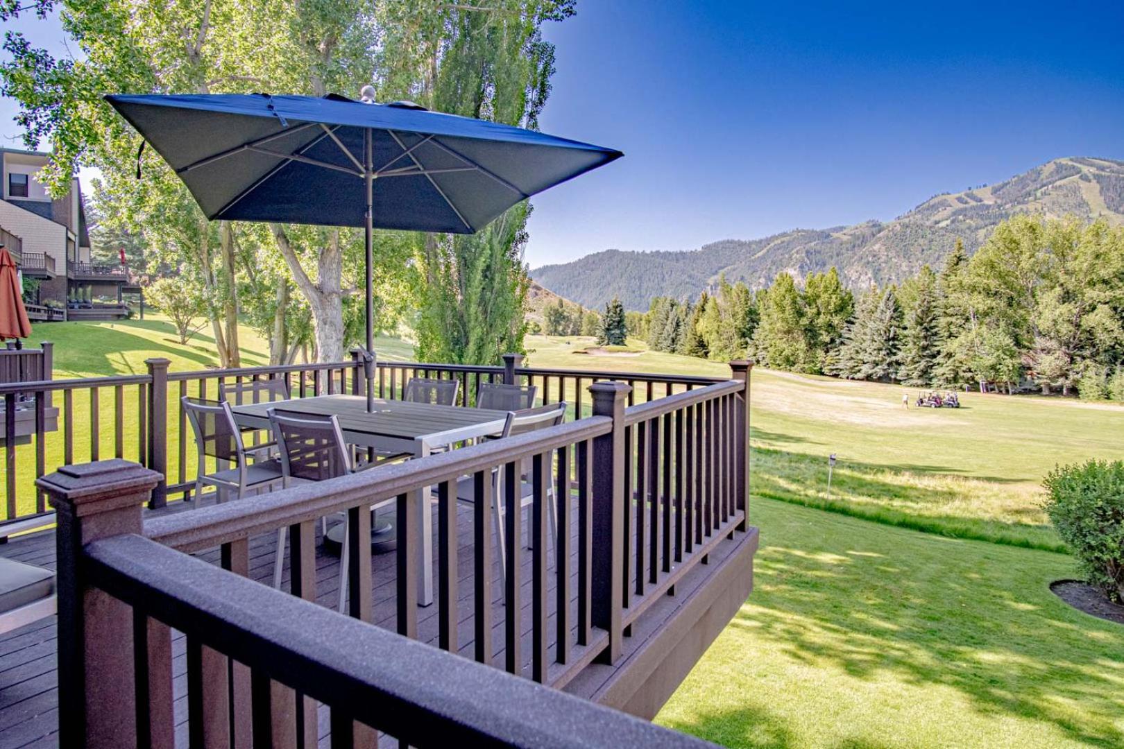 Bigwood B14 - Prime Location + Big Bald Mountain Views!