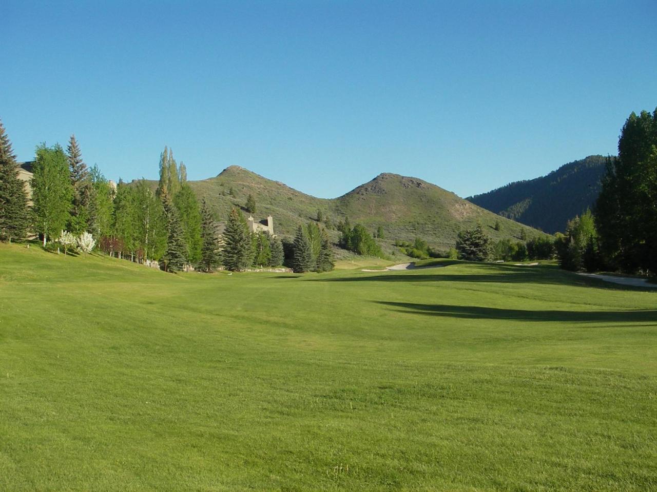 Bigwood B14 - Prime Location + Big Bald Mountain Views!