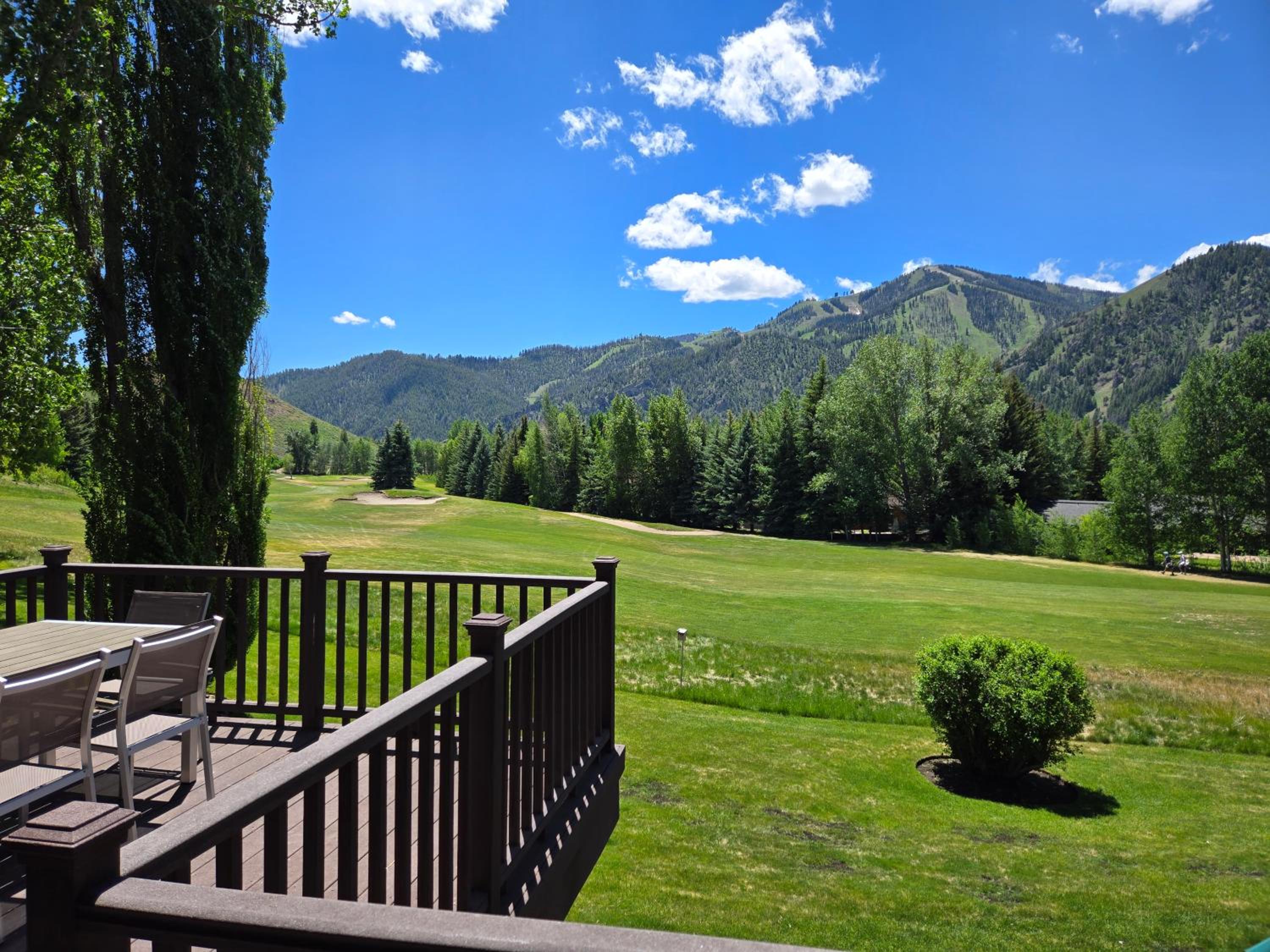 Bigwood B14 - Prime Location + Big Bald Mountain Views!
