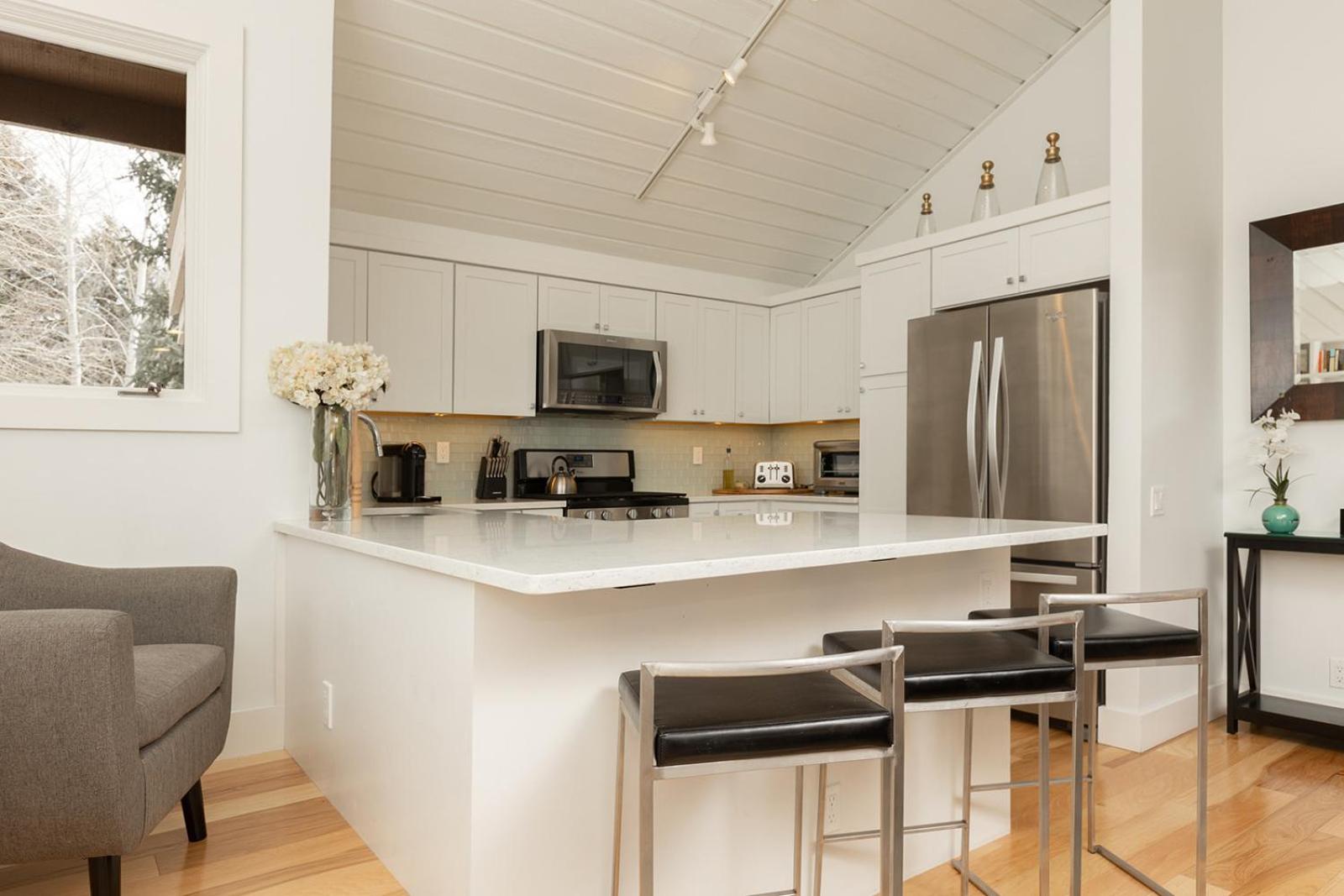 Sunburst in Sun Valley! Modern Family Getaway in Elkhorn