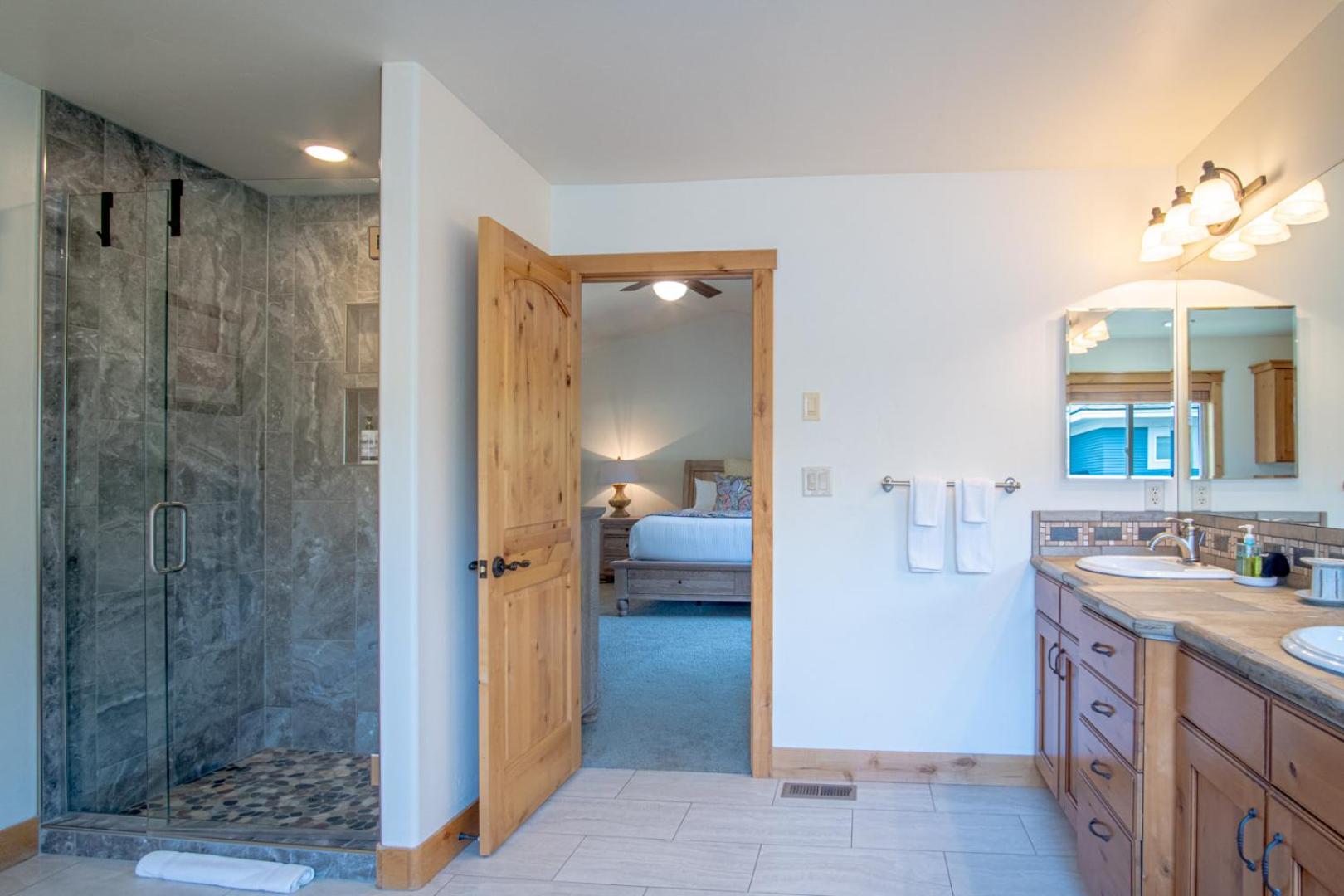 Cranbrook Cottage - Family Home + Hot Tub + Pool Table