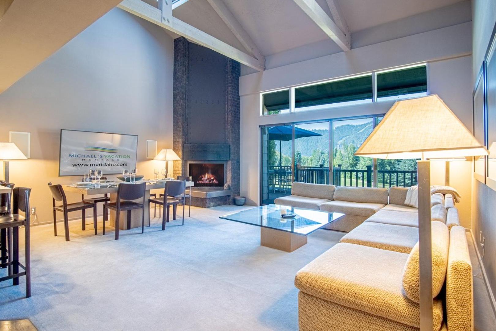Bigwood B14 - Prime Location + Big Bald Mountain Views!