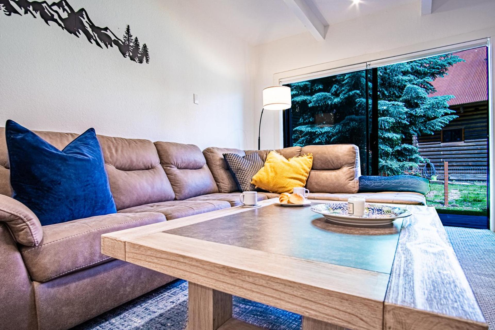 Downtown Ketchum Condo - Walk to Ski Lifts!