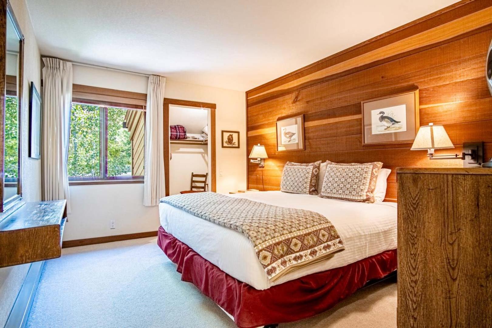 Snow Creek 1541 - Ski-in/Ski-out + Pool & Hot Tub