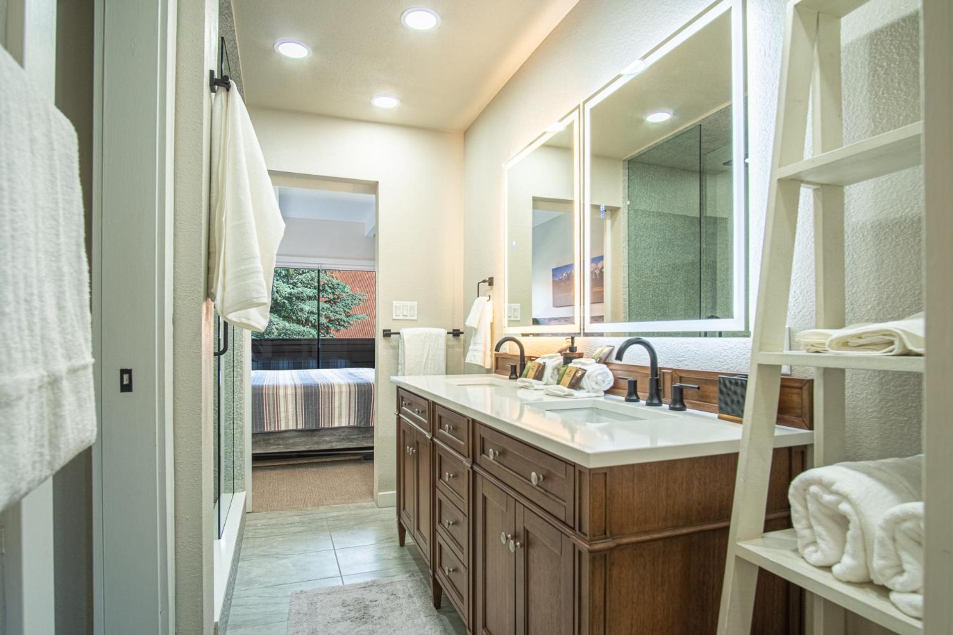 Downtown Ketchum Condo - Walk to Ski Lifts!