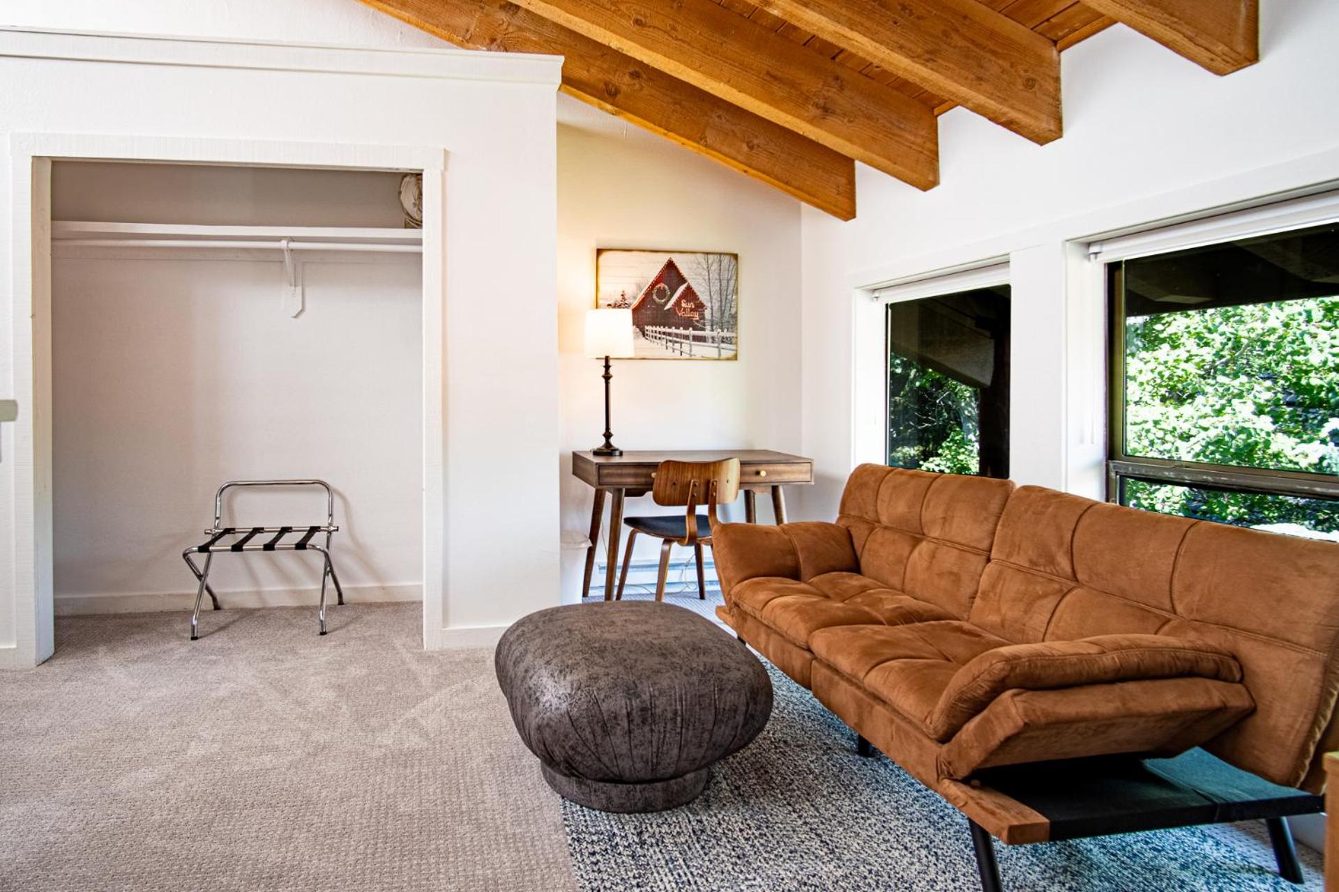 Downtown Ketchum Condo - Walk to Ski Lifts!