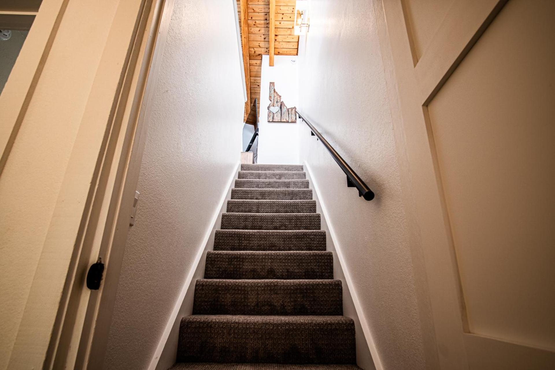 Downtown Ketchum Condo - Walk to Ski Lifts!