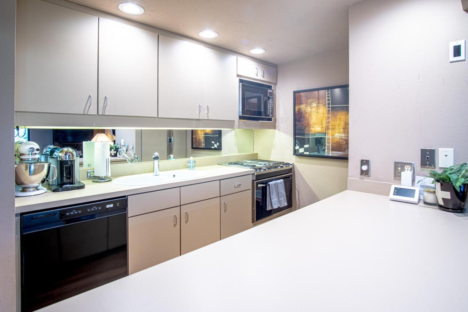 Bigwood B14 - Prime Location + Big Bald Mountain Views!