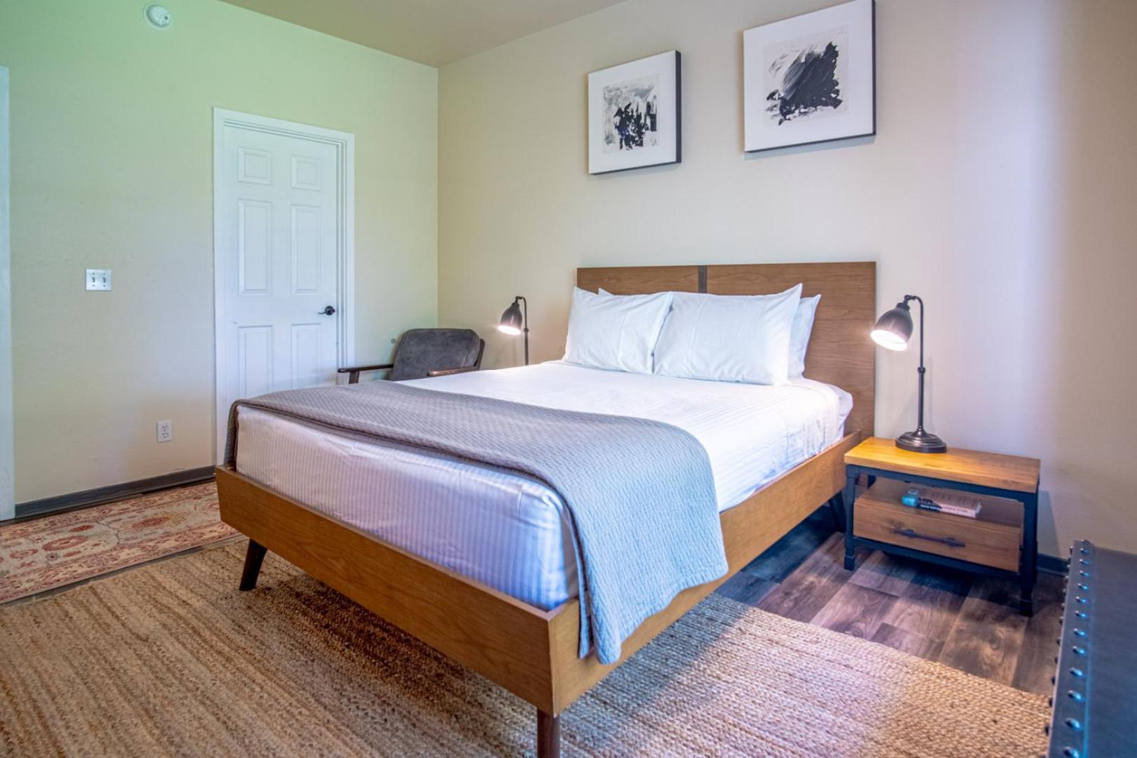 Della View 2BR condo - In the heart of Historic downtown Hailey!