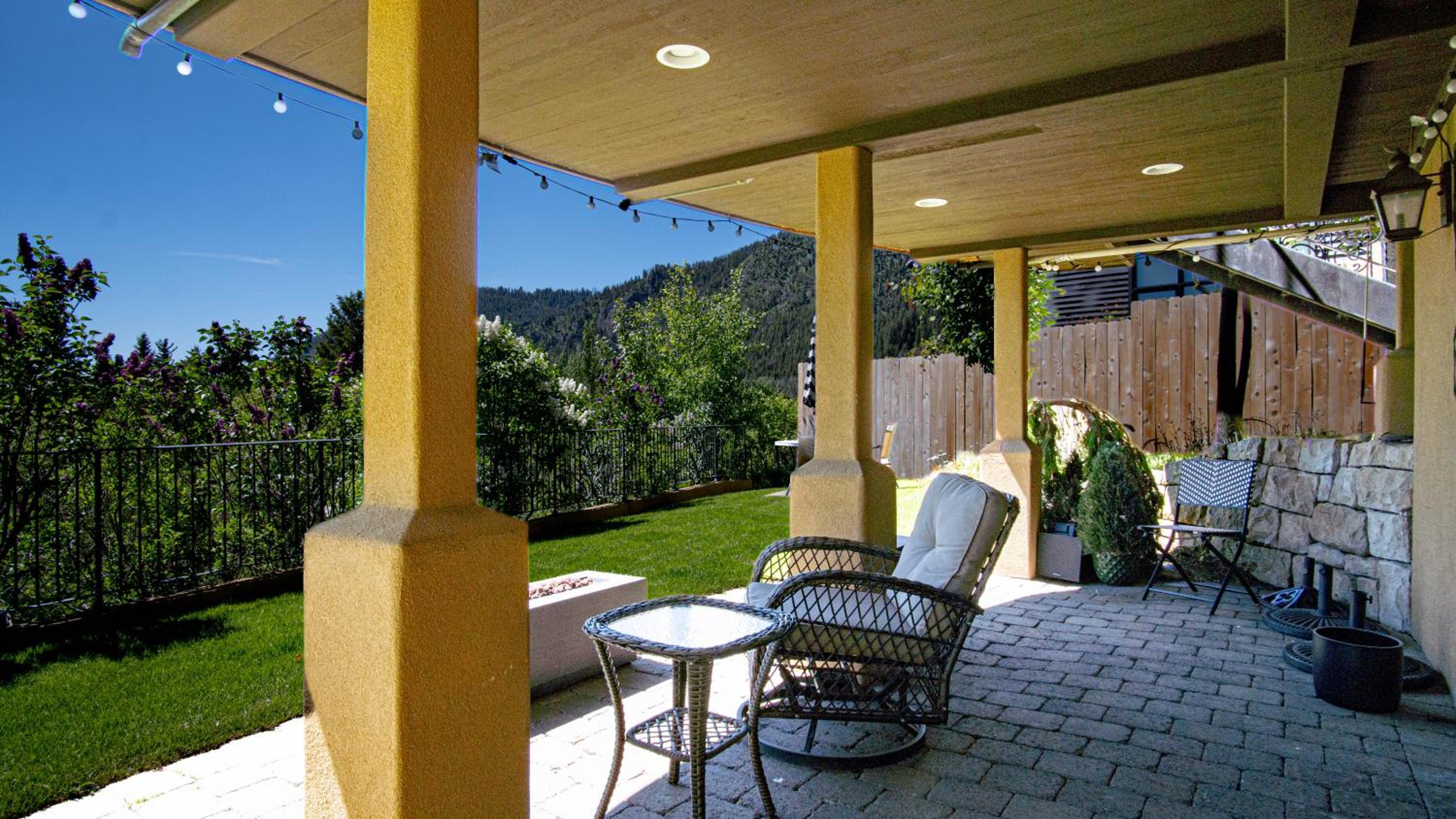 Chateau Du Soleil- Luxury Home near Ski Lifts & Downtown Ketchum!