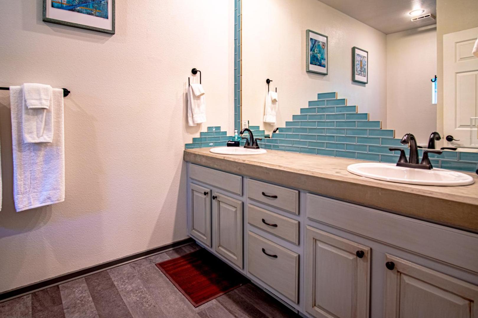Della View 2BR condo - In the heart of Historic downtown Hailey!