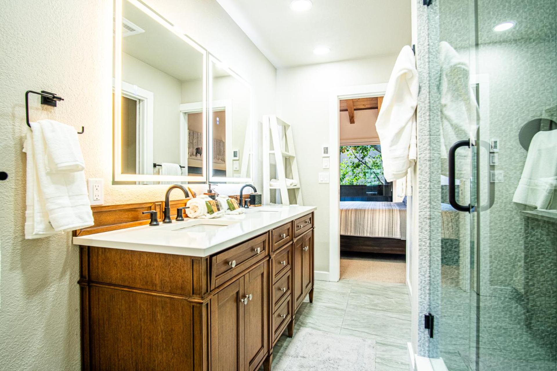 Downtown Ketchum Condo - Walk to Ski Lifts!