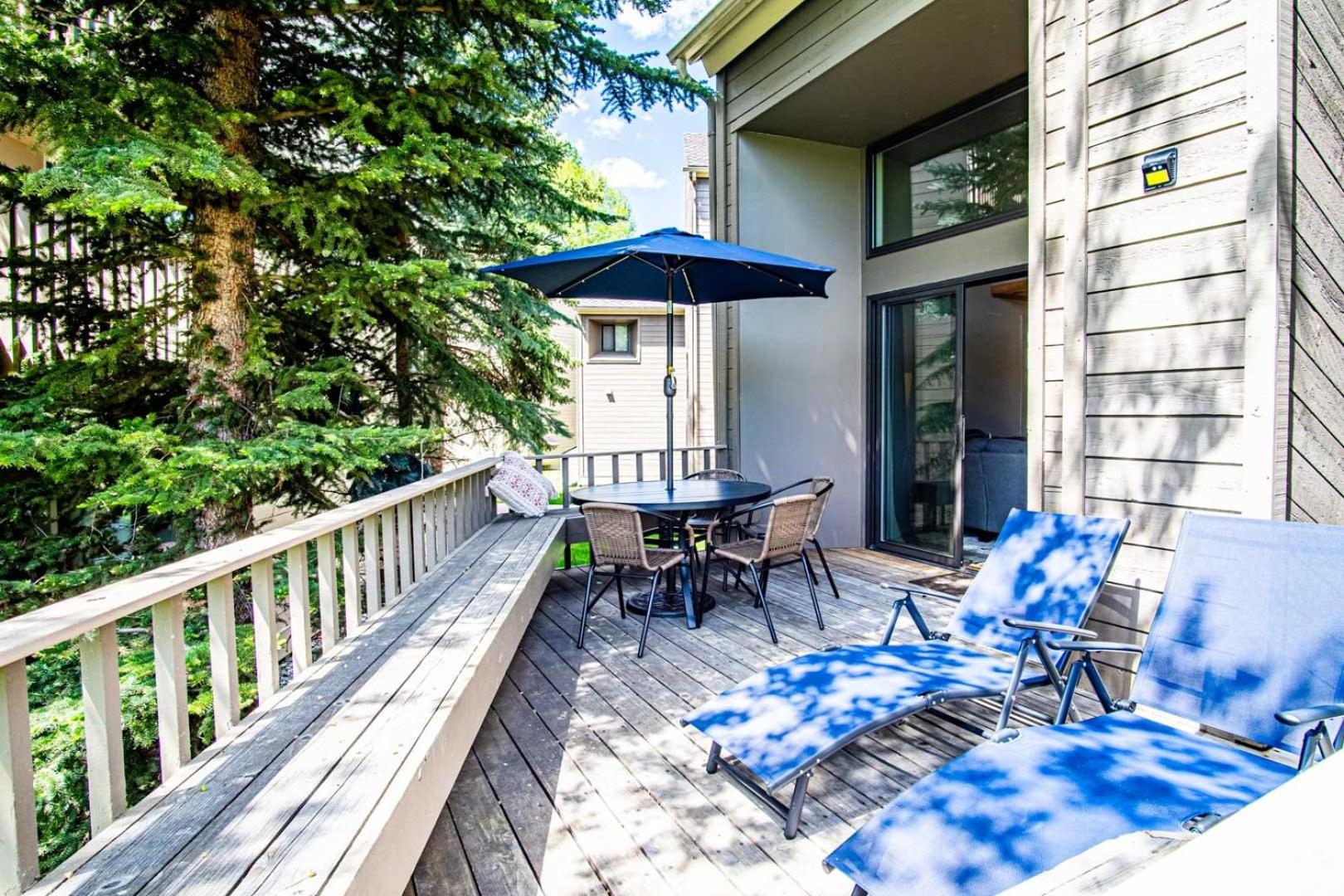 Modern Golf View Condo + Resort Amenities